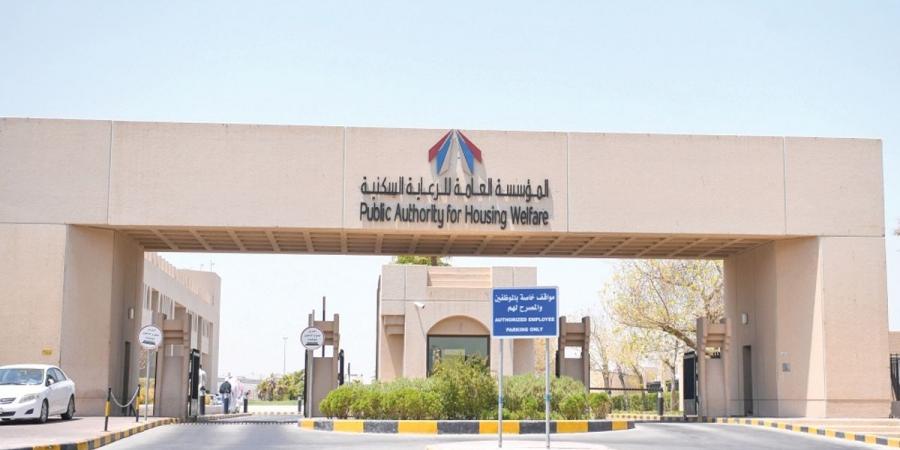 الرويح: توقيع 5 عقود جديدة لدعم البنية التحتية في المناطق السكنية