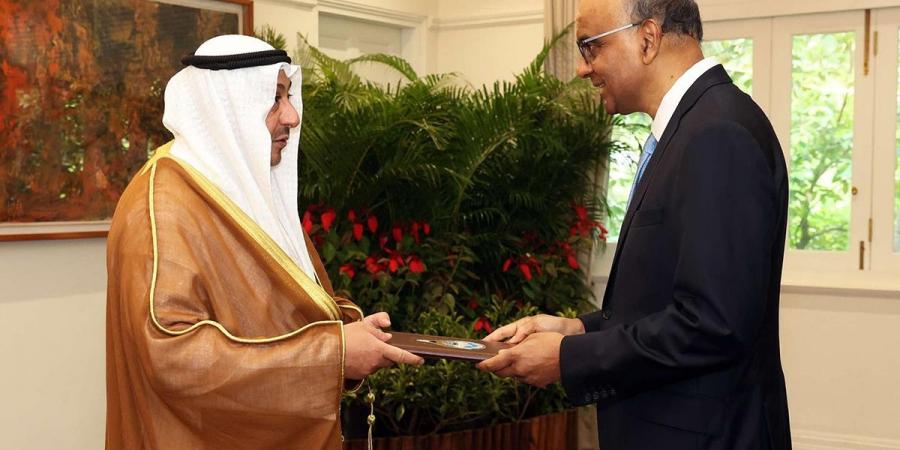 سفير الكويت لدى سنغافورة يقدم أوراق اعتماده إلى رئيس الجمهورية
