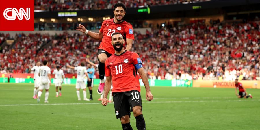 تصرف من عمر مرموش تجاه محمد صلاح يخطف الأنظار في كأس العالم