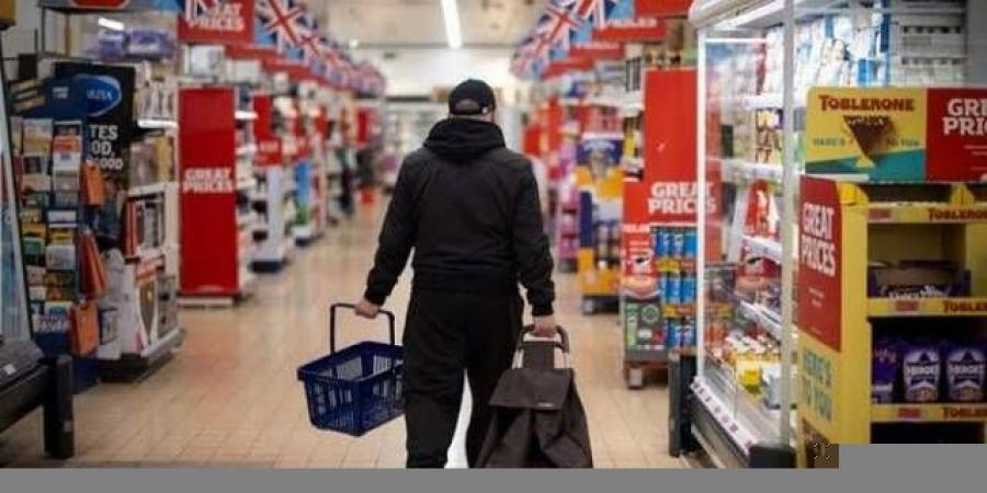الشركات البريطانية تخطط لرفع الأسعار 4% رغم تراجع توقعات التضخم