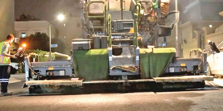 سحب 582 عينة أسفلت من مواقع على الطرق