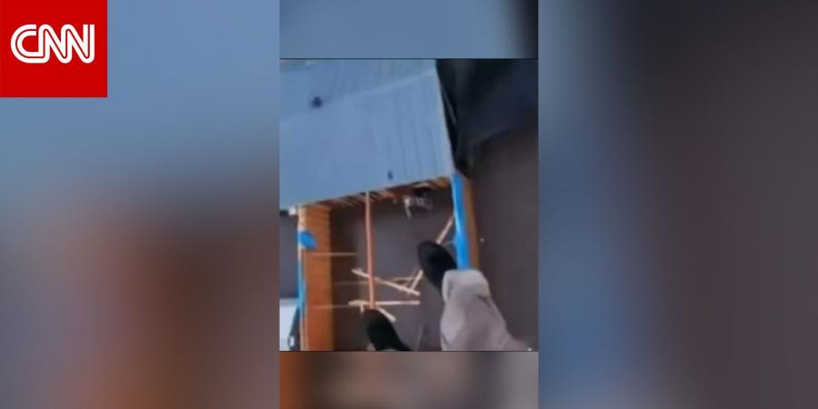 شاهد.. مروحية تنتشل عائلة حاصرتها مياه الفيضانات في تكساس