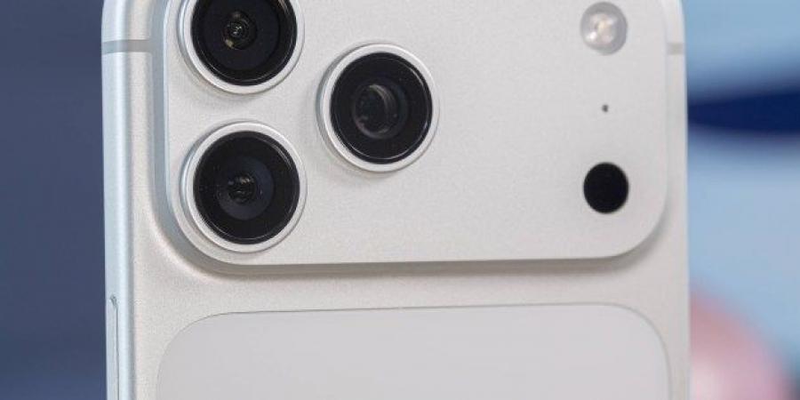 تسريب جديد يعزز احتمالات حصول iPhone 18 Pro على كاميرا بفتحة عدسة متغيرة