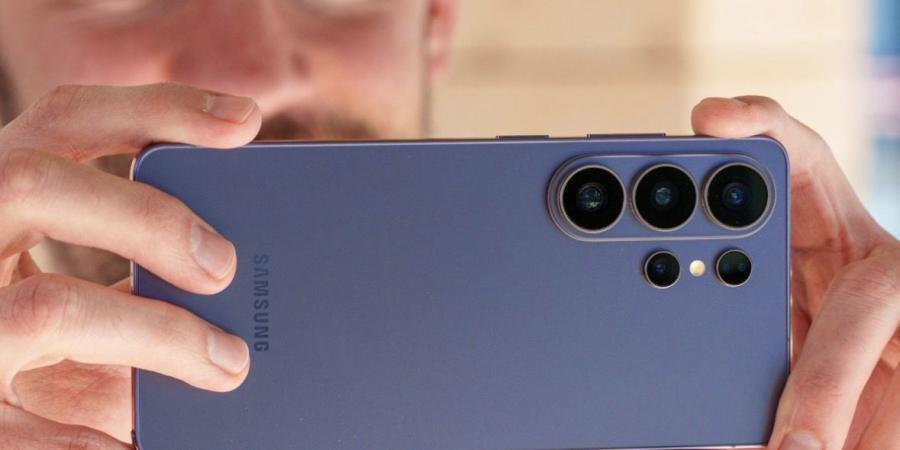 سلسلة Galaxy S27 من سامسونج لن تقلّد ميزة آيفون المرتقبة.. بحسب التسريبات