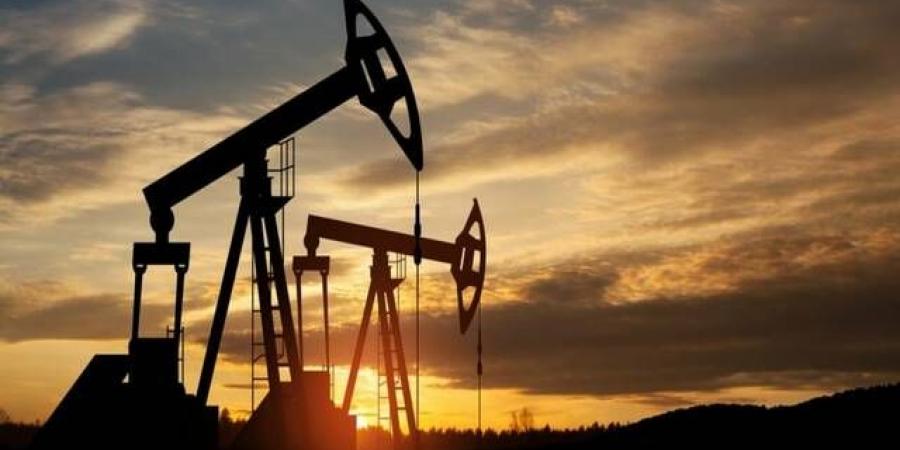 تداول اليوم .. أسعار النفط تتجه لثاني مكاسب أسبوعية وسط الضغوط الأمريكية  - بوابة مصر الجديدة