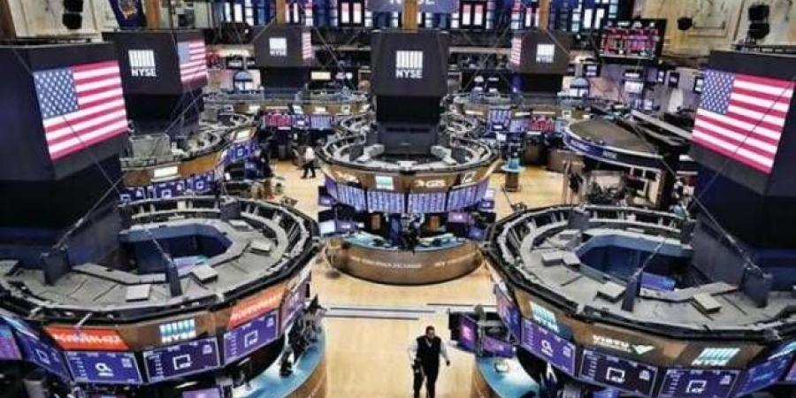 تداول اليوم .. الأسهم الأمريكية تستقر وسط توجهات الفيدرالي المتشددة وقفزة النفط والعائدات - بوابة مصر الجديدة