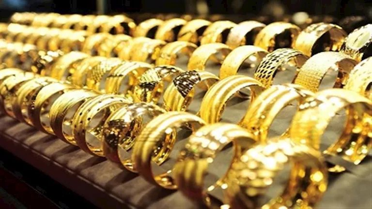 سعر الذهب اليوم في مصر ينخفض ببداية تعاملات الجمعة
